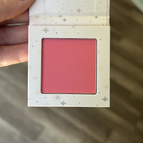 +FREE! Gift w/ Purchase! NEW Pink Mini Powder Blush - Picture 8 of 8